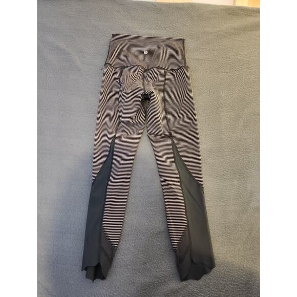Lululemon High Rise Wunder Under Gray Scalloped Hem Striped Leggings‎ Size S 4 - Picture 2 of 6